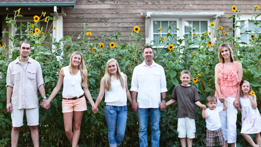 Eadie Family holding hands